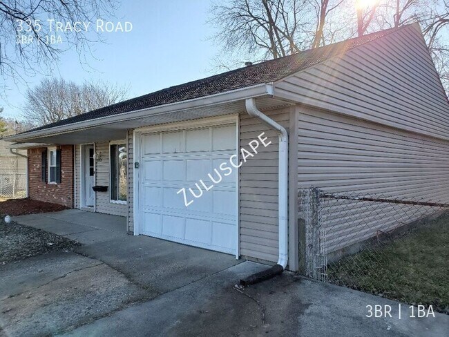 Building Photo - 335 Tracy Rd