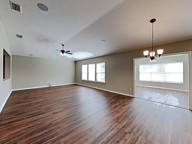 Building Photo - 7590 Sunnydale Ln