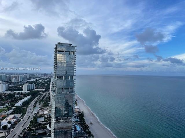 Foto del edificio - 18201 Collins Ave