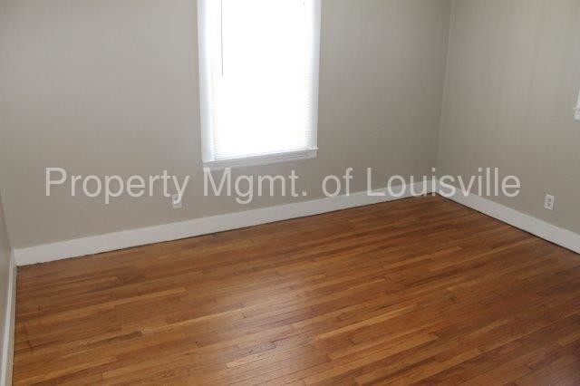 Building Photo - 2BD/1BA Second Story Apartment