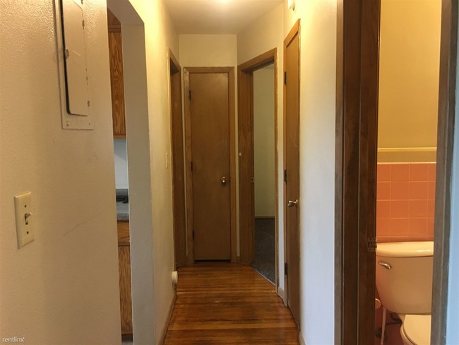 Foto del edificio - 2 br, 1 bath  - 1621 Saint Anthony Ave 5