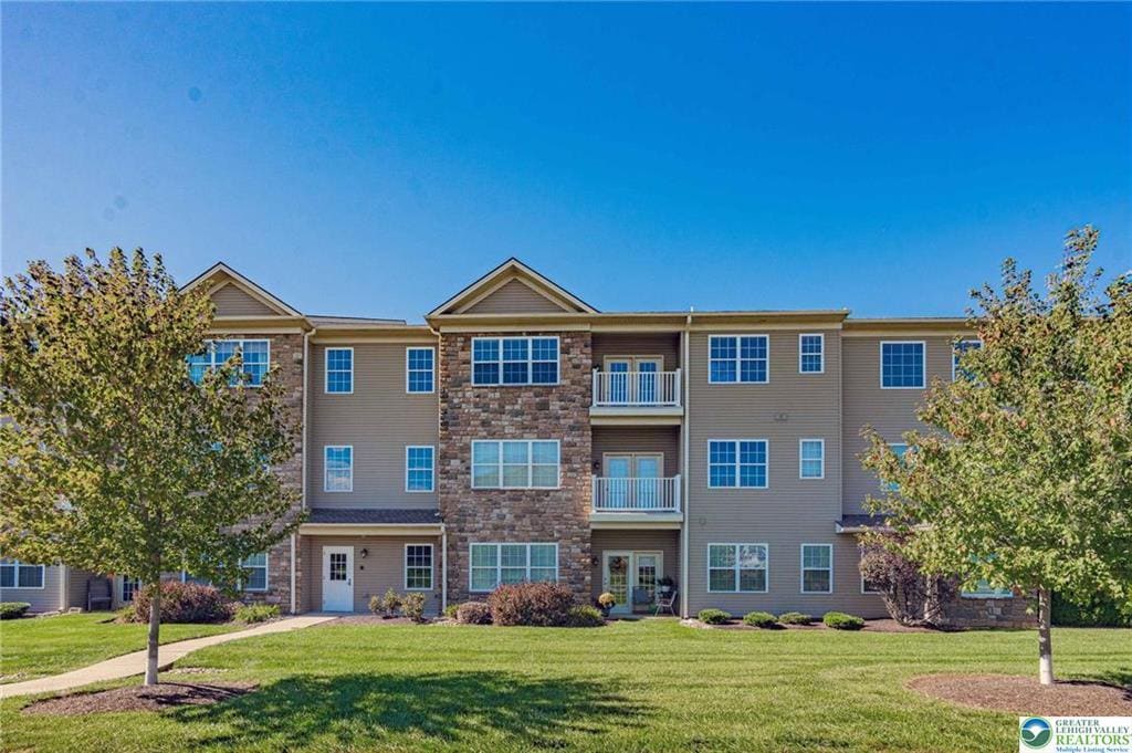 Foto principal - 6885 Pioneer Dr