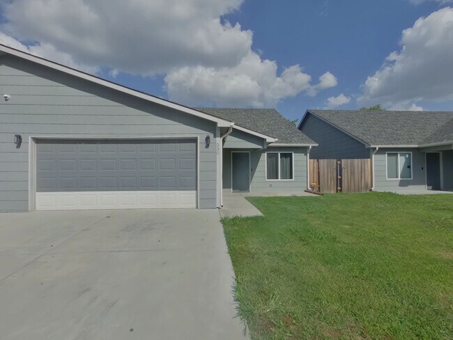 Building Photo - 530 Mathewson St