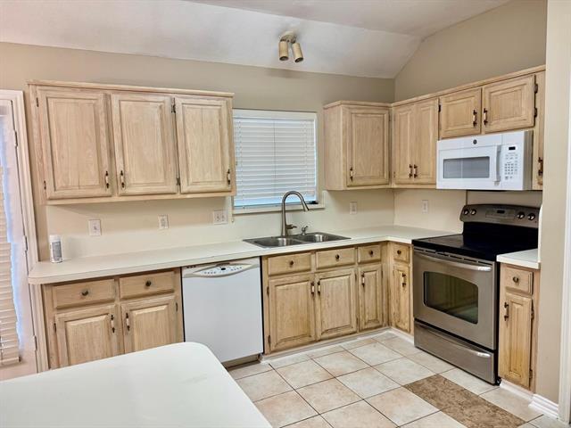 Building Photo - 2151 Arbor Creek Dr