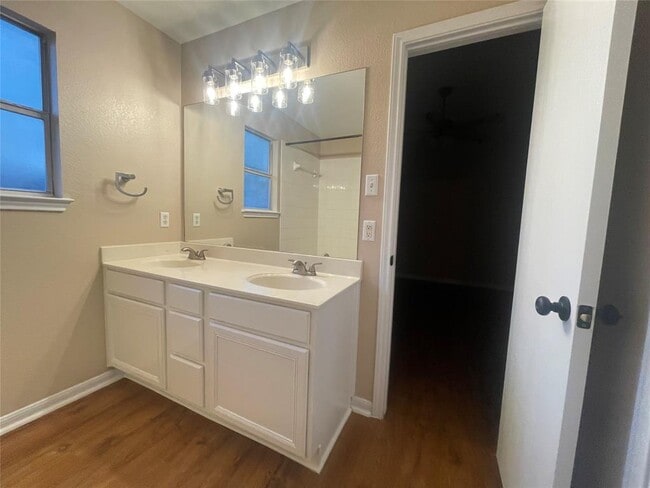 Foto del edificio - 326 Katy Crossing