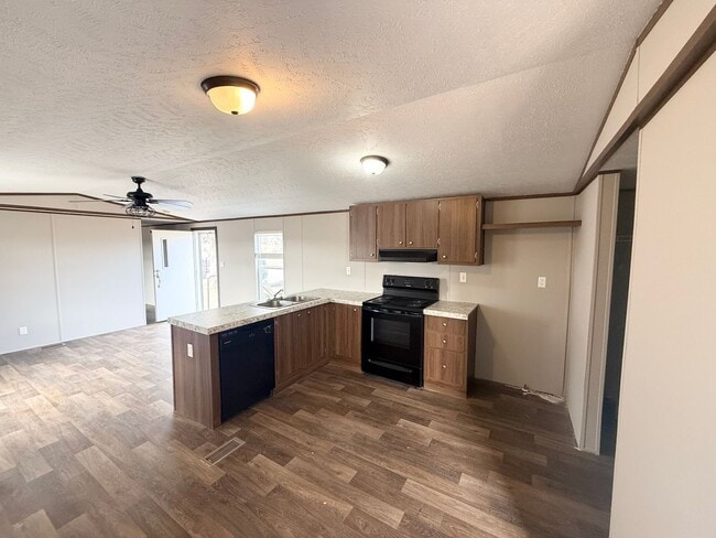 Building Photo - 3104 N Cardinal Rd