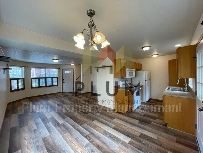 Building Photo - 4385 Deveraux Pl