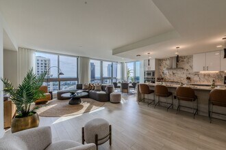 Building Photo - Gables Riverwalk