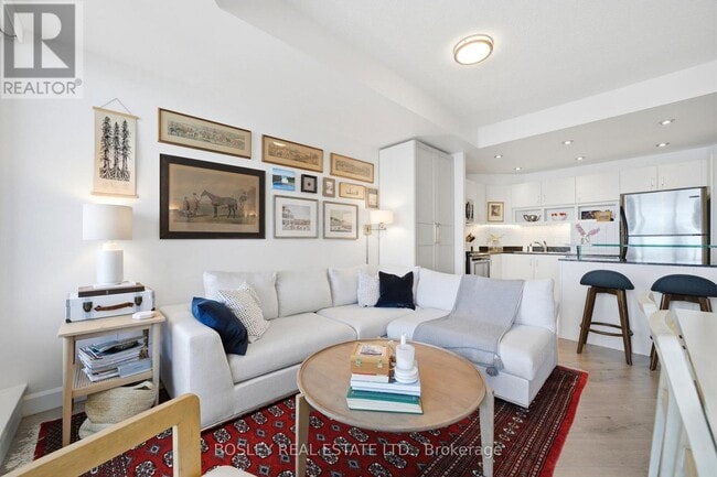 Building Photo - 218 Queens Quay W
