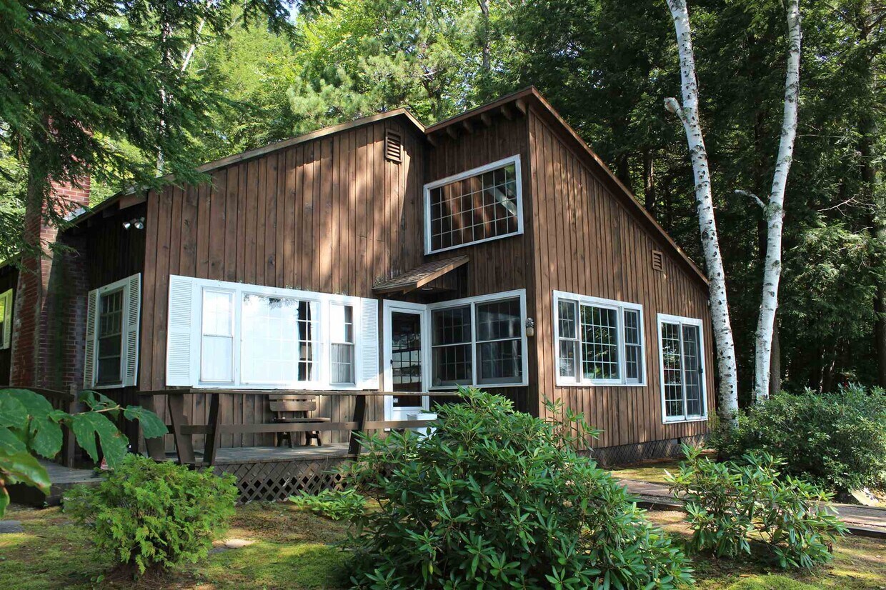 Primary Photo - 1513 Little Sunapee Rd