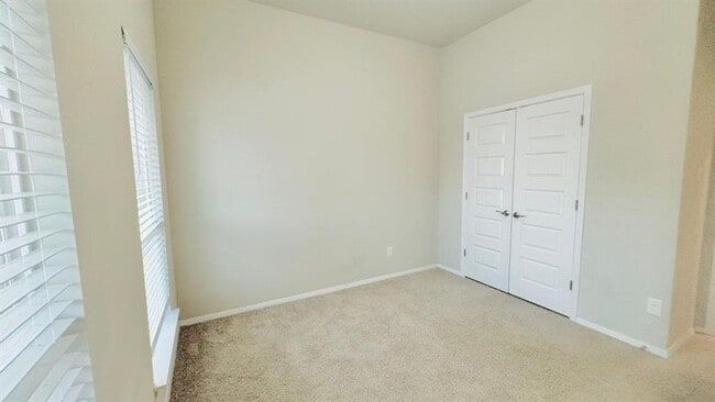 Building Photo - 212 Rollingwood Dr