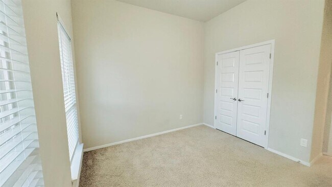 Foto del edificio - 212 Rollingwood Dr