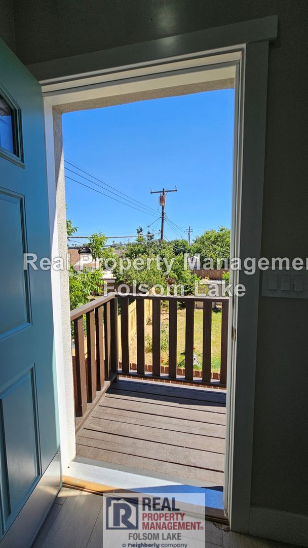 Foto del edificio - 5431-2 Bradford Drive