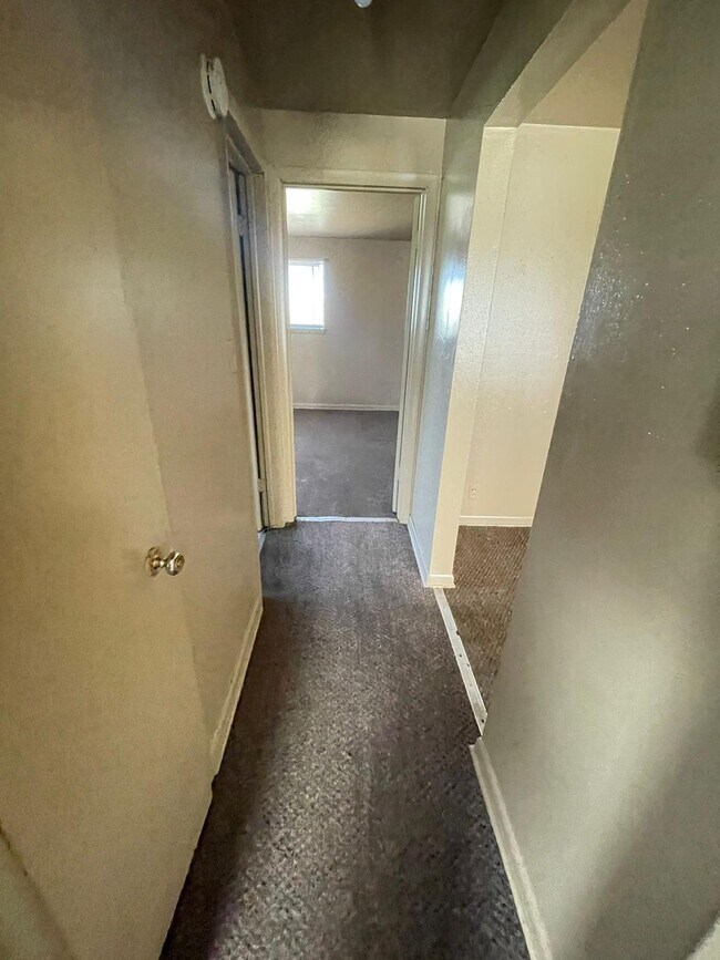 Foto del edificio - 8918 W Carmen Ave