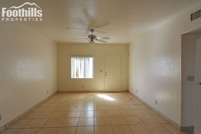 Foto del edificio - 3 bedroom 2 bath home. All ceramic tile