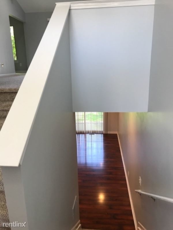 Building Photo - 16701 Kensington Dr