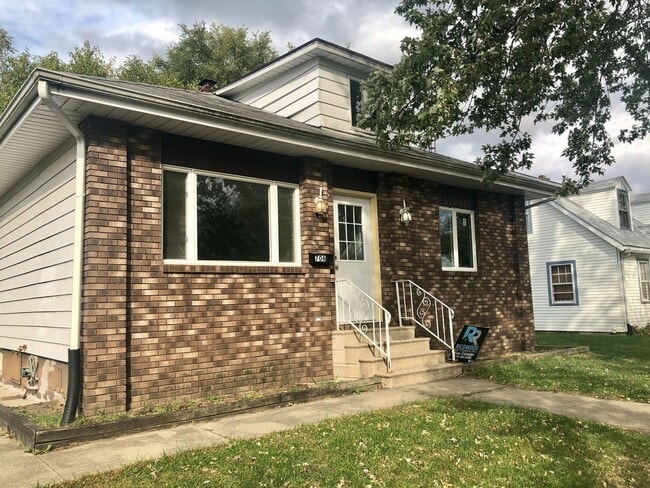 Building Photo - Charming Completely Remodeled Home!