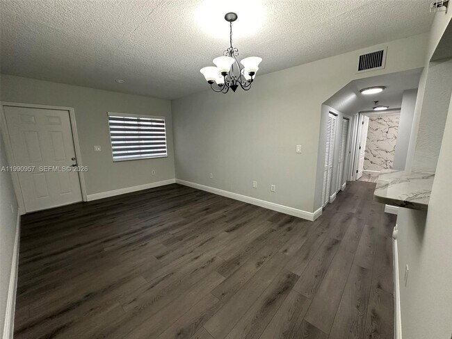 Foto del edificio - 12005 SW 14th St