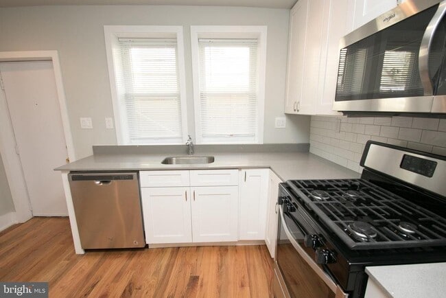 Building Photo - 1713 Fernon St