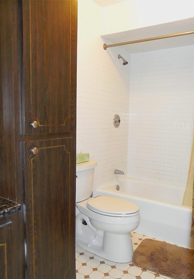 Building Photo - 466 Liberty St