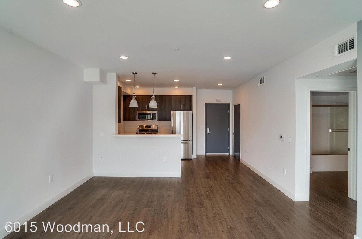 Building Photo - 6015 Woodman Ave