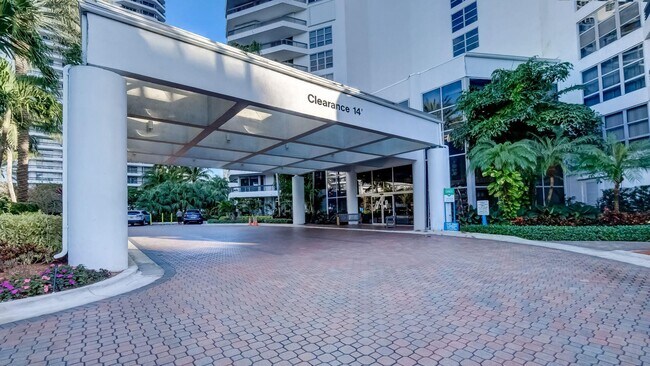 Foto del edificio - 19101 Mystic Pointe Dr