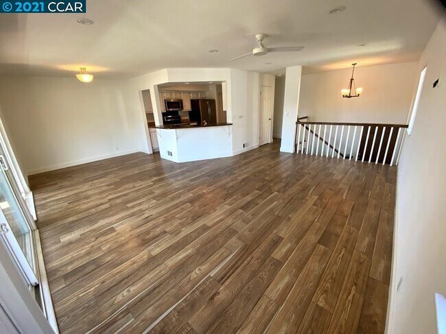 Building Photo - 708 Tampico