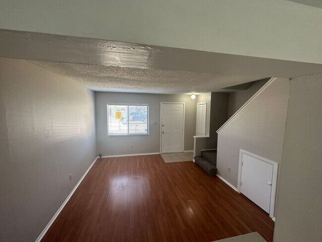 Foto del edificio - GREAT 2/2.5 Townhome Near UCF! Available Now!