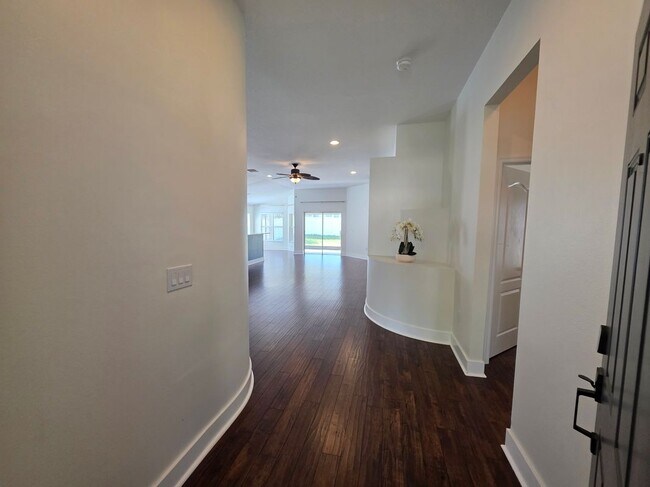 Foto del edificio - 730 Straw Lake Dr