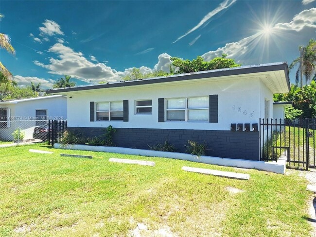 Foto del edificio - 1542 NE 109th St
