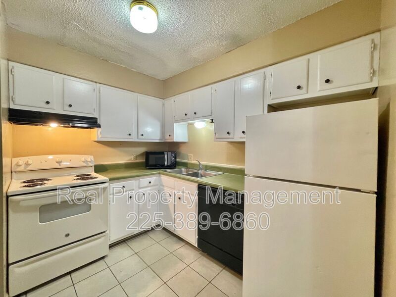 Primary Photo - 10952 Cherry Hill Ave.