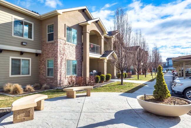 Foto del edificio - 2543 E Blue Tick St