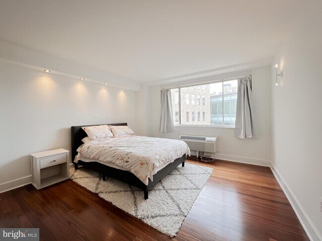 Foto del edificio - 1325 18th St NW