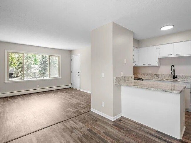 Foto del edificio - 2081 Hillview Rd