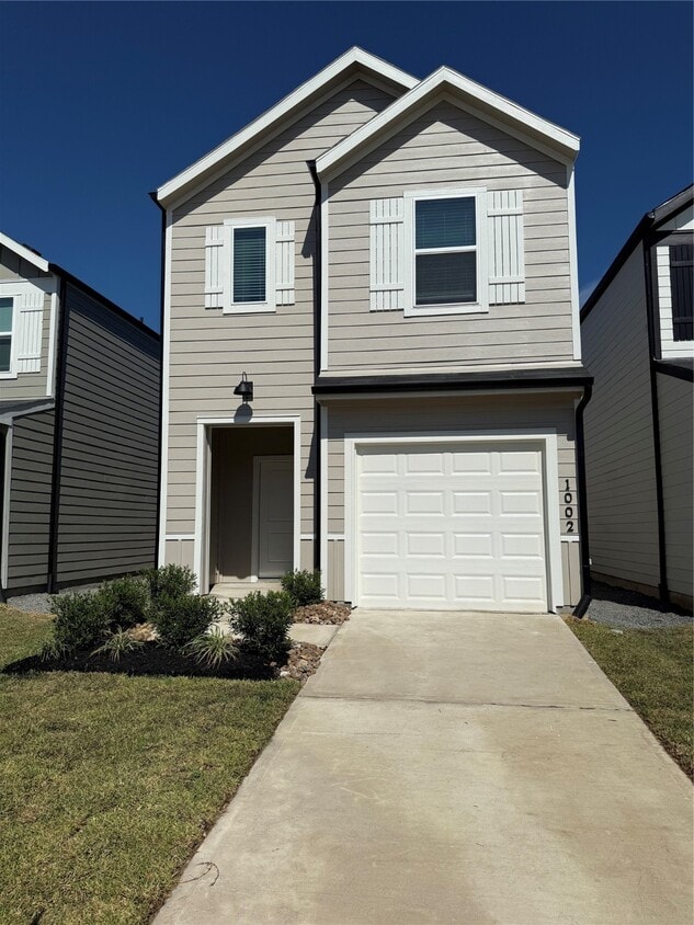 Primary Photo - 1002 Moon Drop Ln