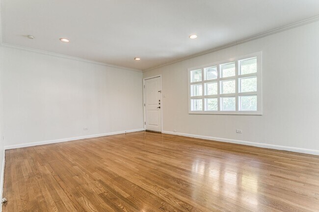 Foto del edificio - BOUTIQUE ALAMO HEIGHTS 1-BEDROOM APARTMENT