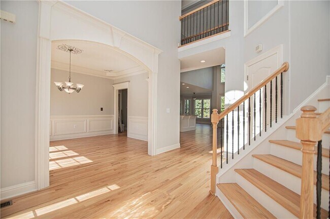 Building Photo - 4012 Erin Dr