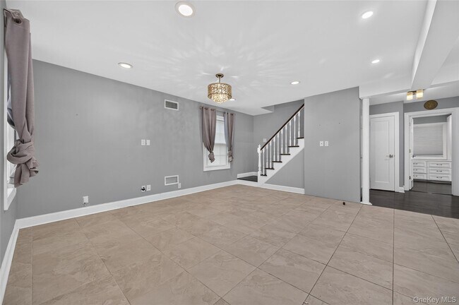 Building Photo - 175 Wardwell Rd