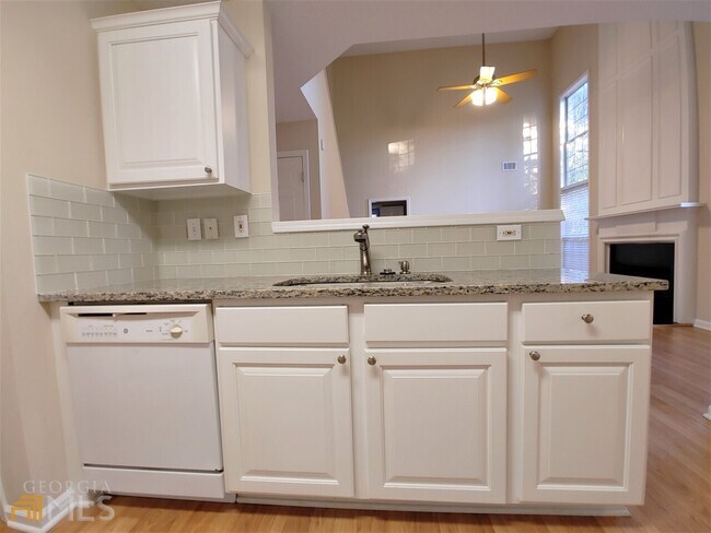 Building Photo - 4510 Ridgefair Dr
