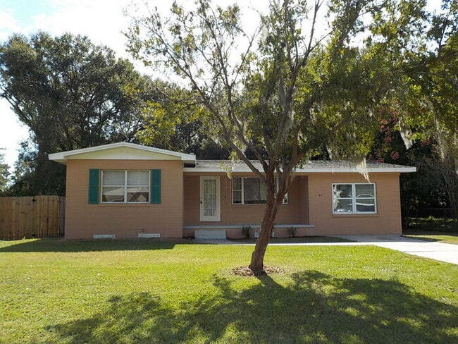 Building Photo - 441 S Elm Rd