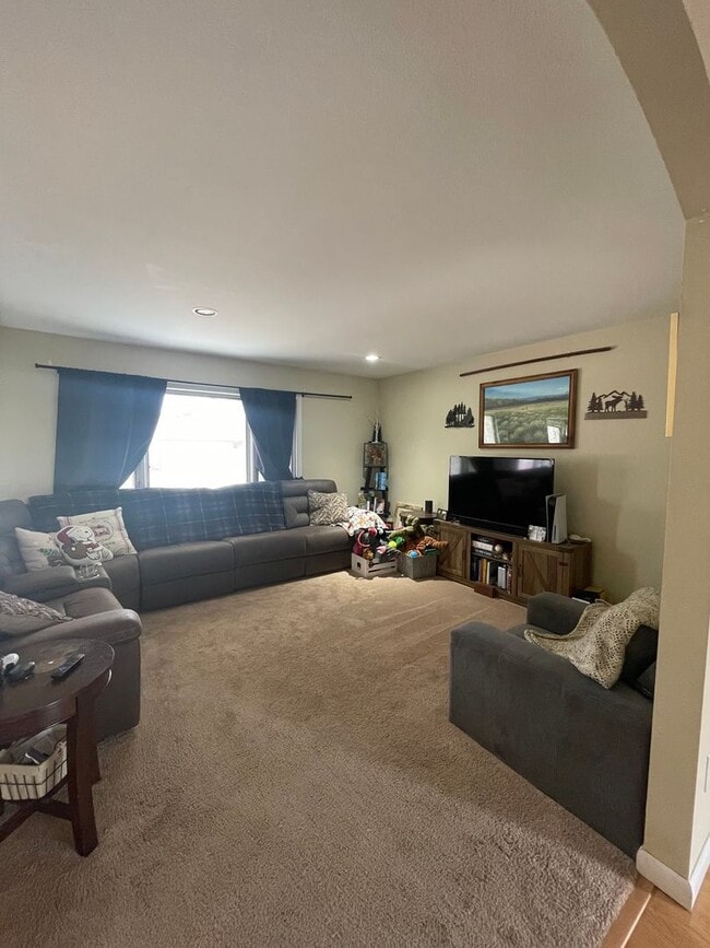 Building Photo - Cute Ranch Home w/ Fenced Yard and AC