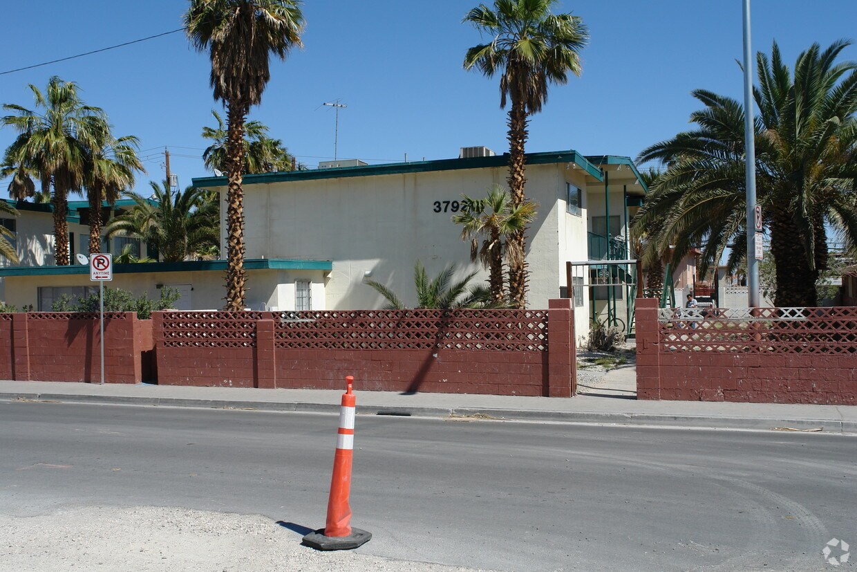 Building Photo - 3792 Palos Verdes St