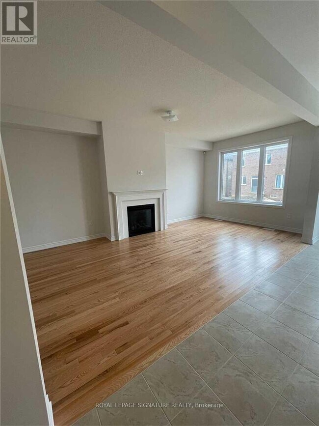 Photo du bâtiment - 404 BLACKCHERRY CRESCENT