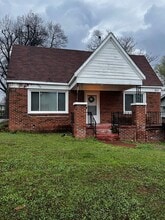 Building Photo - 1613 E Park Pl