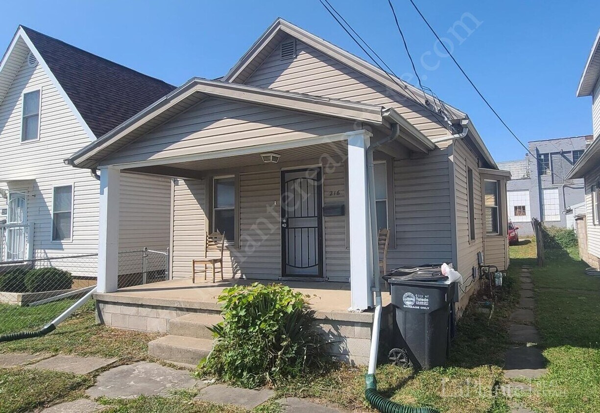 Primary Photo - Two Bedroom Bungalow for Rent