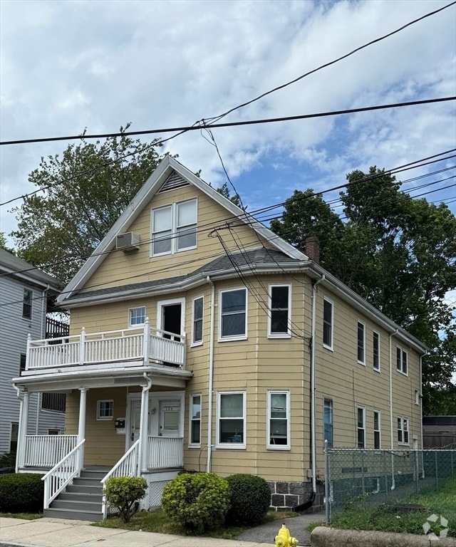 Building Photo - 127 Arlington St