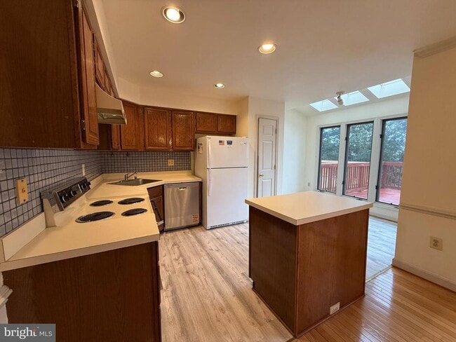 Building Photo - 58 Drumcastle Ct