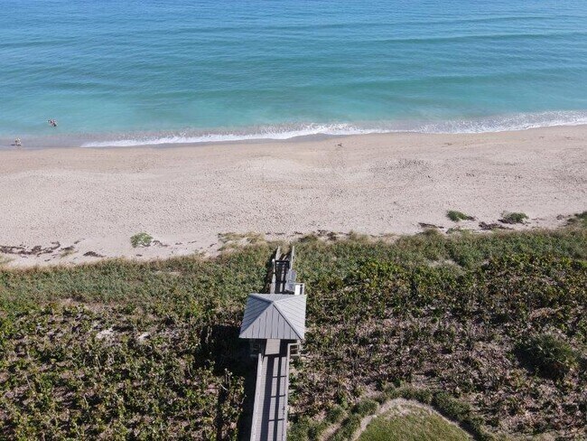 Foto del edificio - 9960 S Ocean Dr