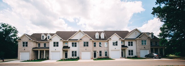 Building Photo - Wightman Oaks