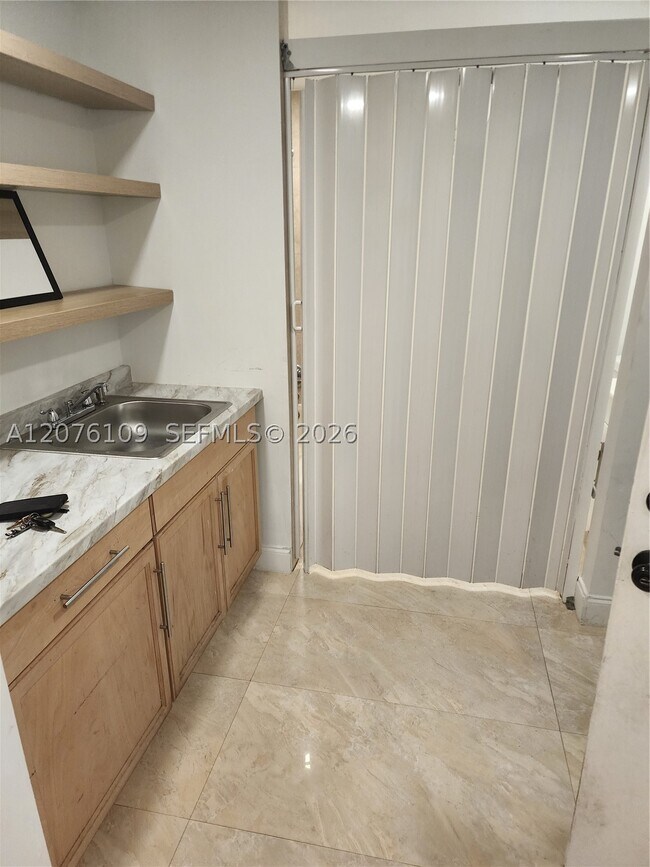 Foto del edificio - 735 NW 122nd St